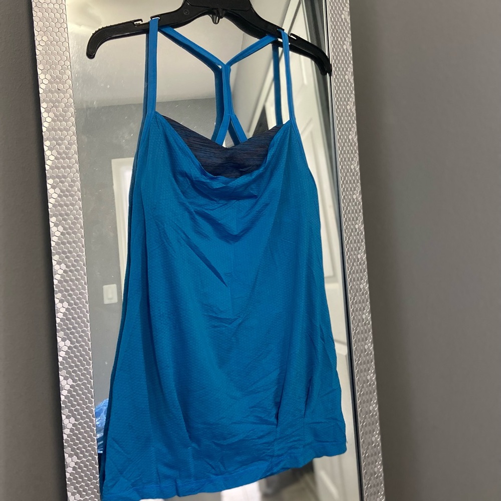 Blue lululomen workout top